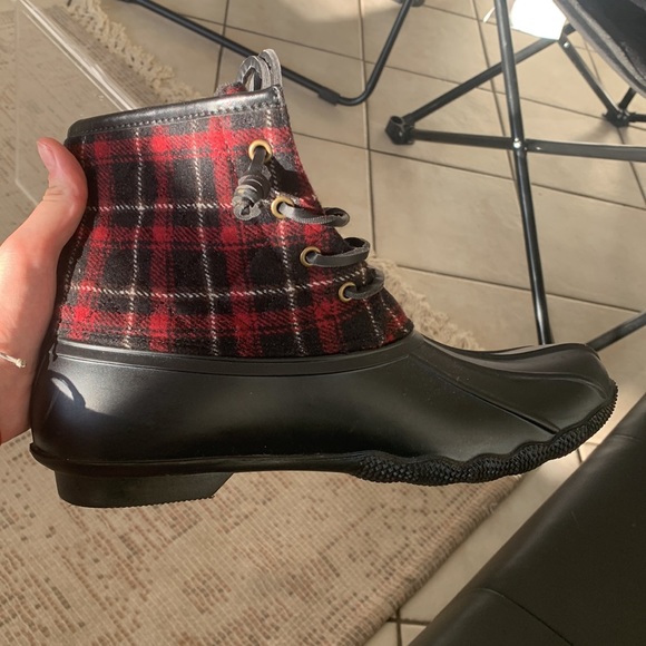 RED/BLACK BOOTS - Picture 2 of 3